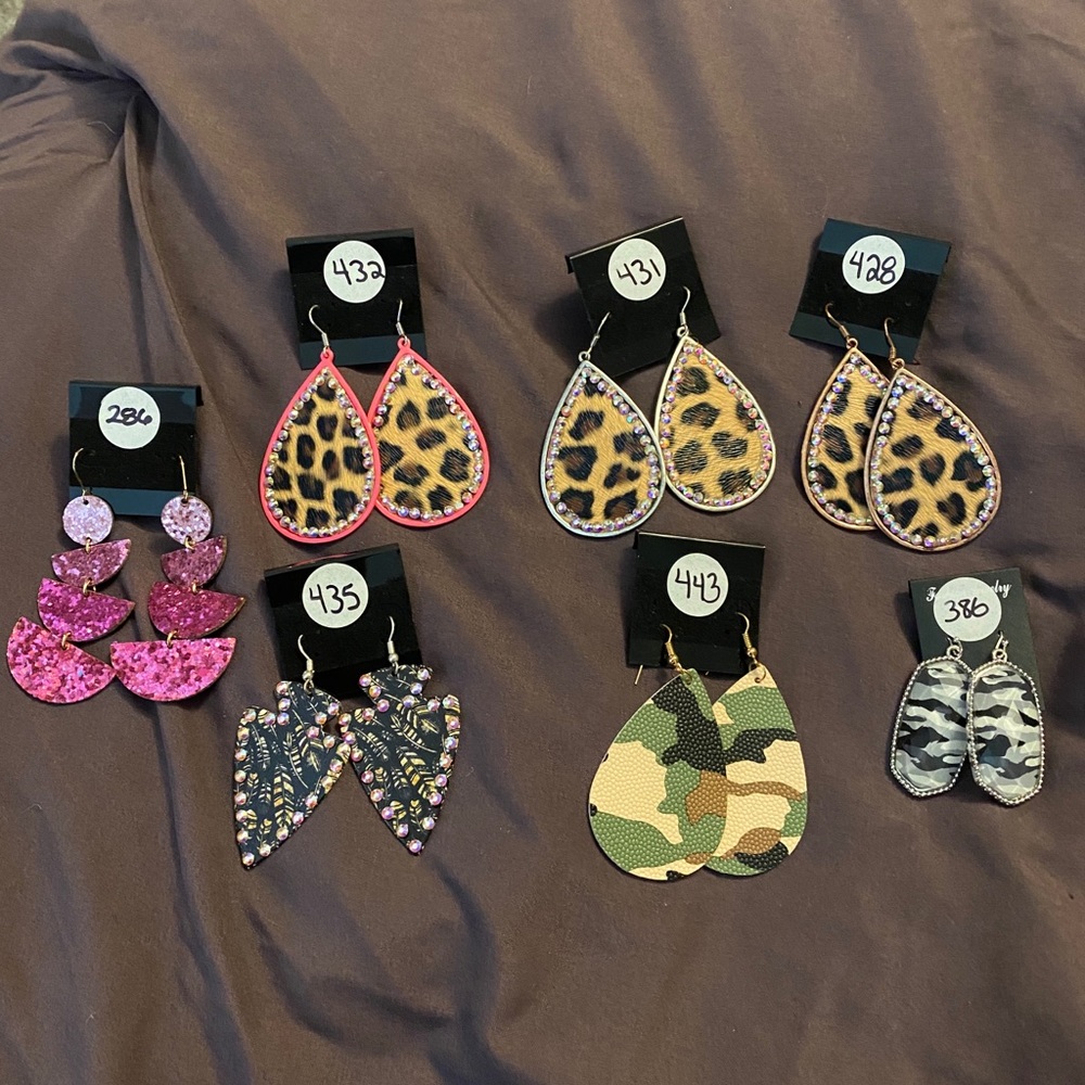 Assortment of earrings!!!